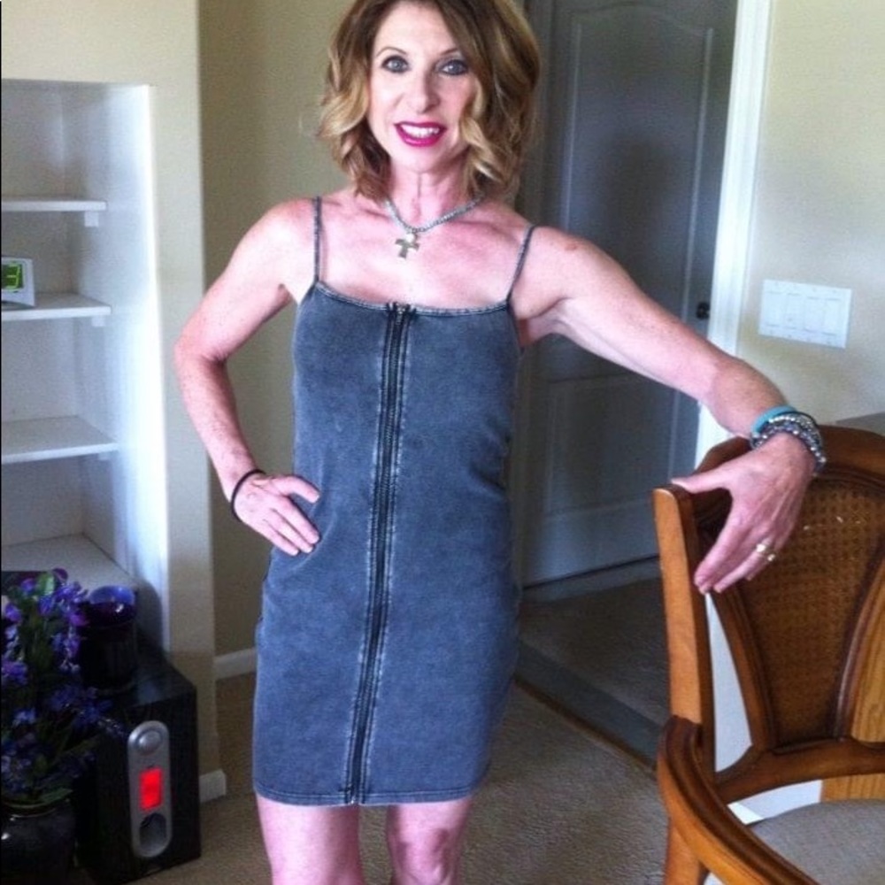 Divided by H&M Acid Washed exposed front zip ribbed mini dress.